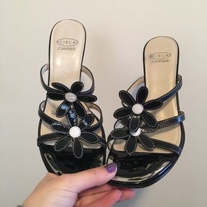 Black Flower Detailed “Joan & David” High Heeled